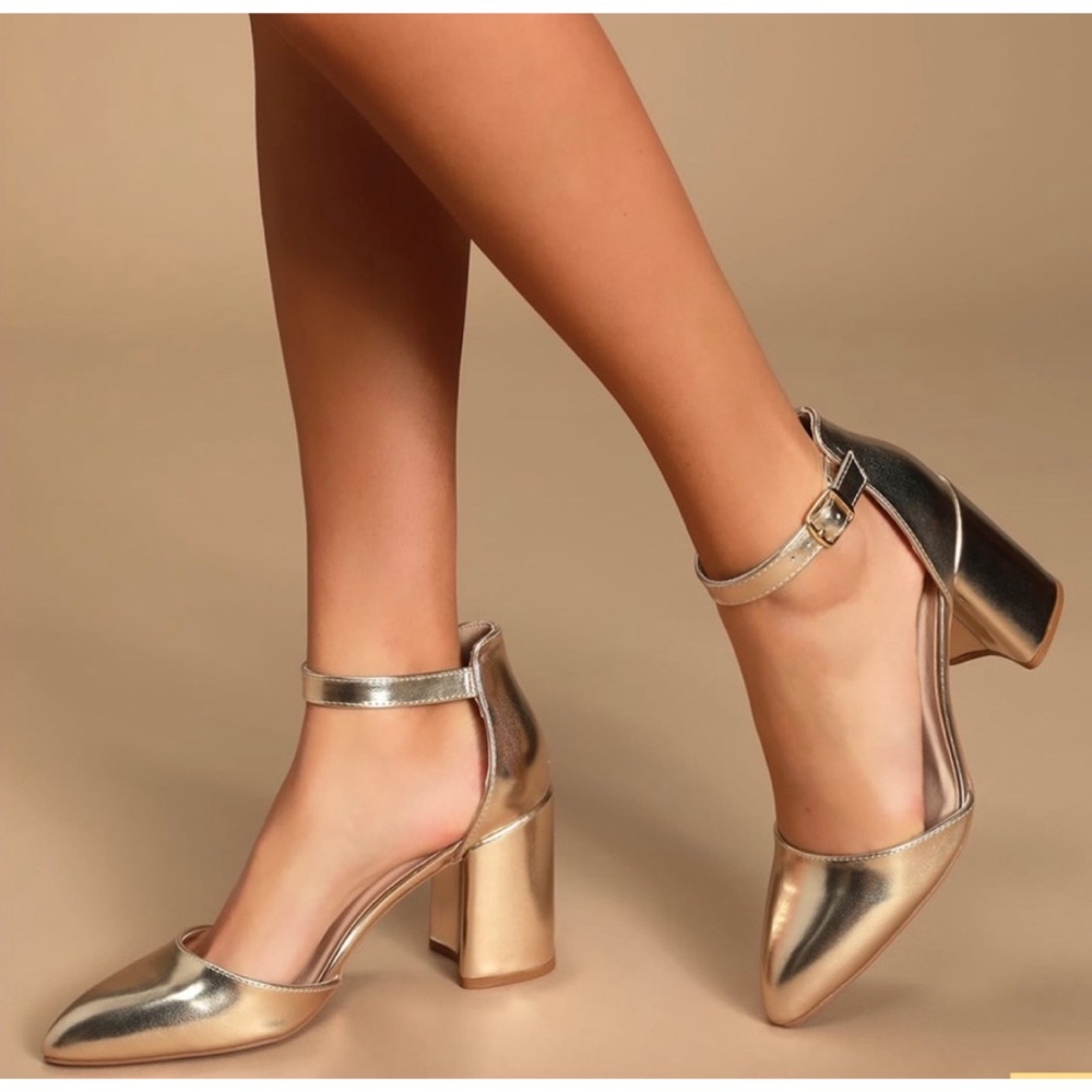 Lulus gold block heels size 7.5 NWOT